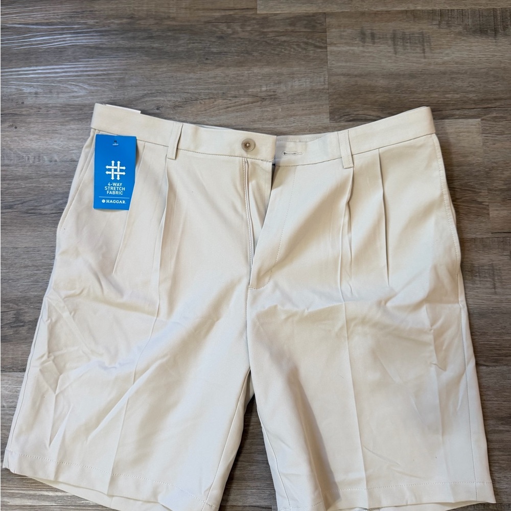 Haggar Flat-Front Stretch Shorts in Off-White